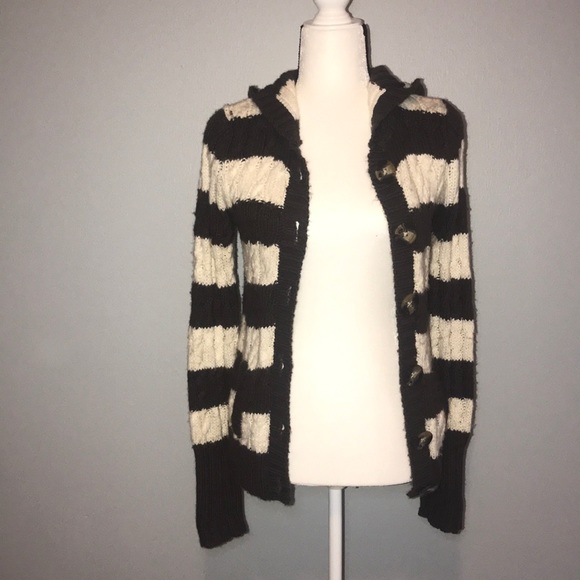 ✨Aeropostale button up sweater - Picture 2 of 5